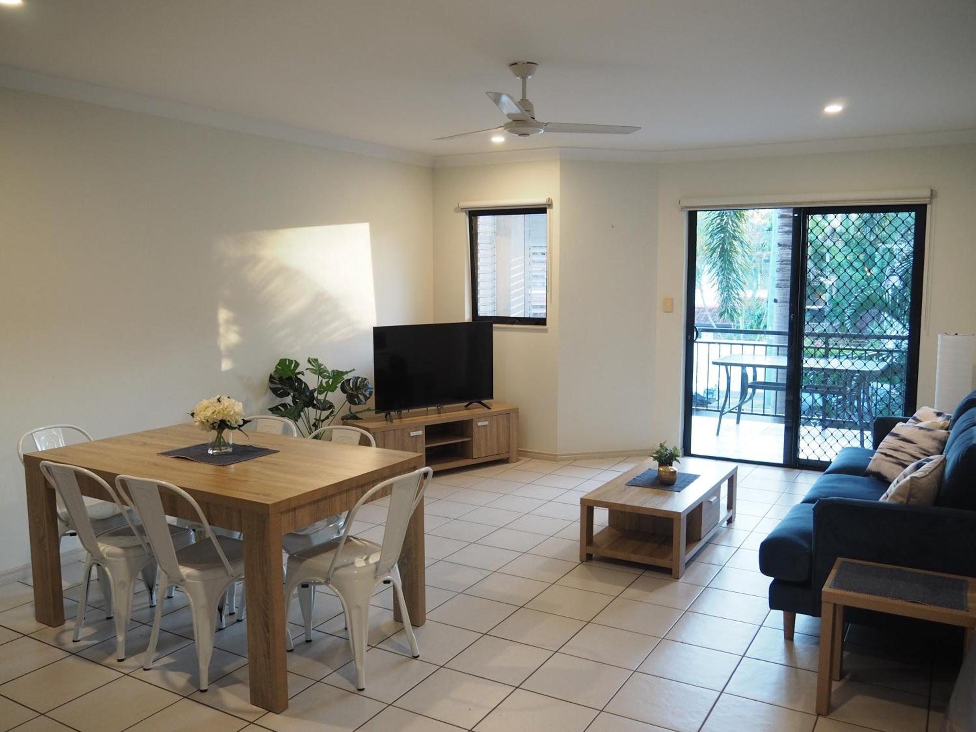 Oceanbreeze Apartment In Cairns North Exterior photo