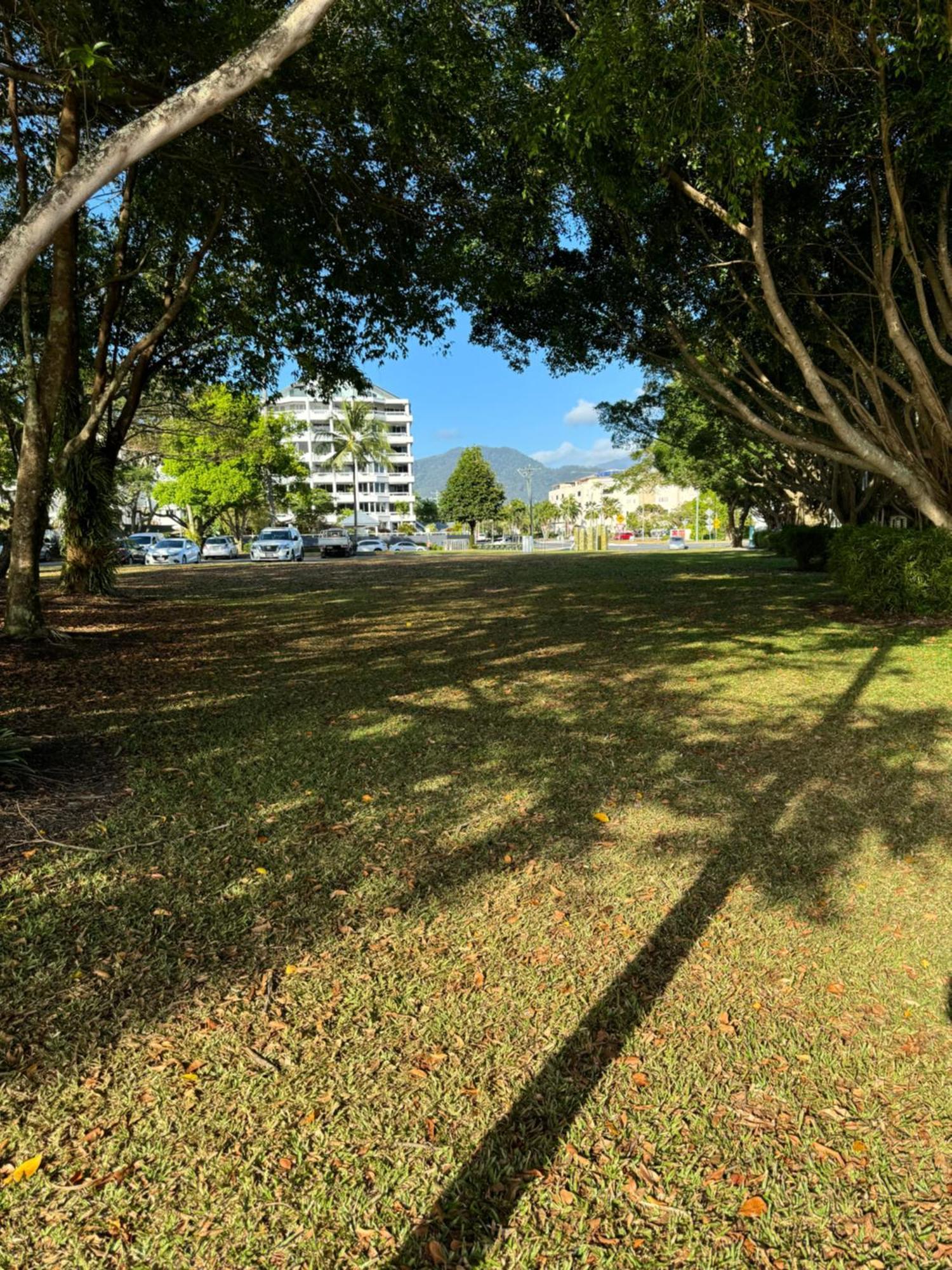 Oceanbreeze Apartment In Cairns North Exterior photo