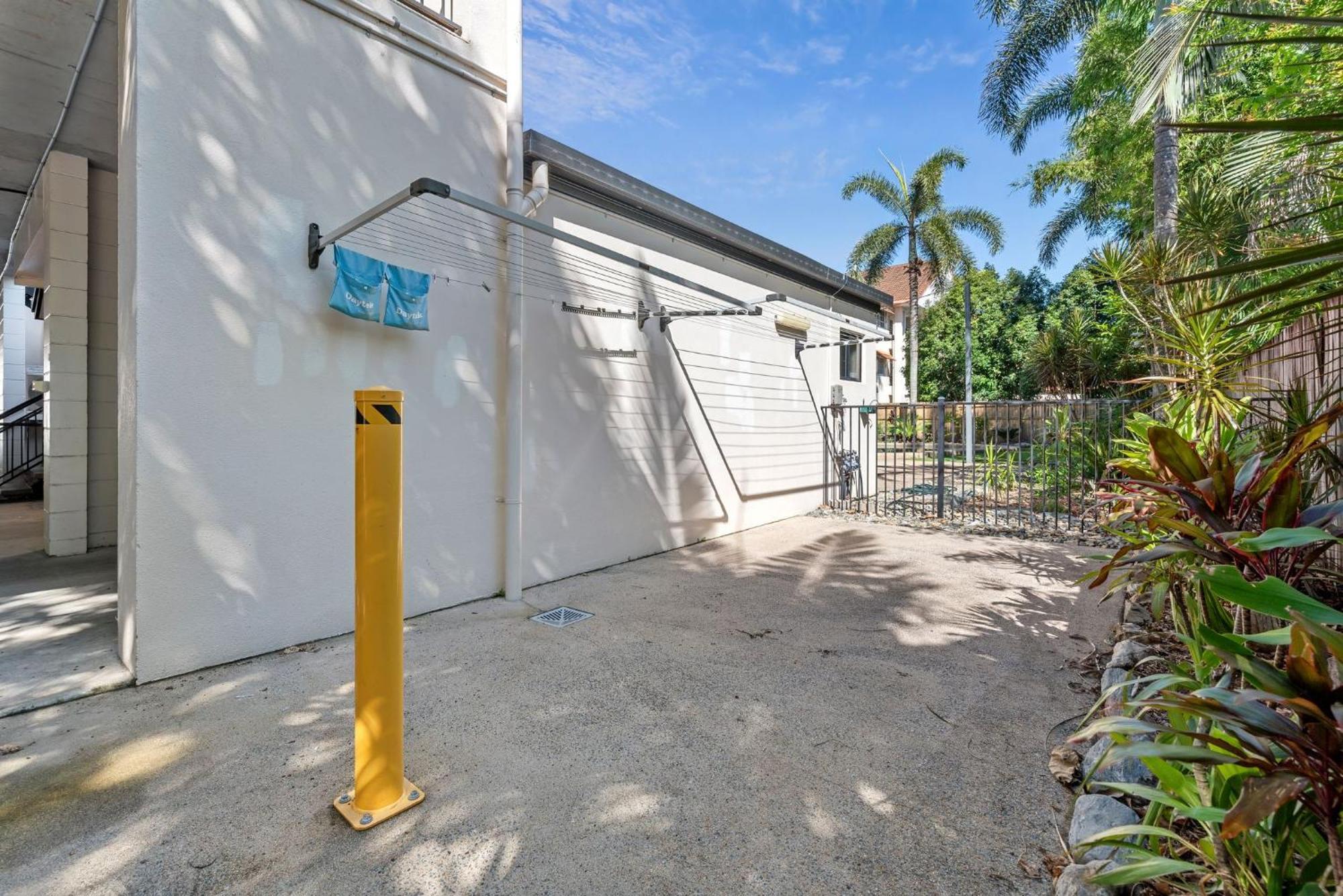 Oceanbreeze Apartment In Cairns North Exterior photo